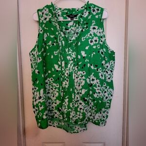 Simply Vera Vera Wang Green Floral Blouse